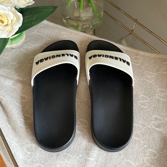 Balenciaga Logo-Embossed Rubber Pool Slides NWT - Picture 4 of 6
